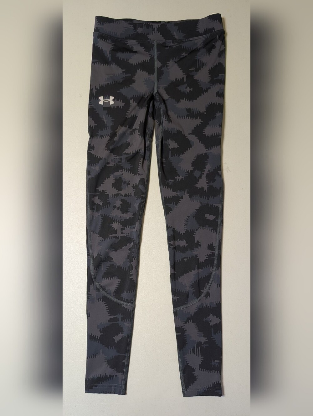 Under Armour black camo leggings, medium - Picture 2 of 6